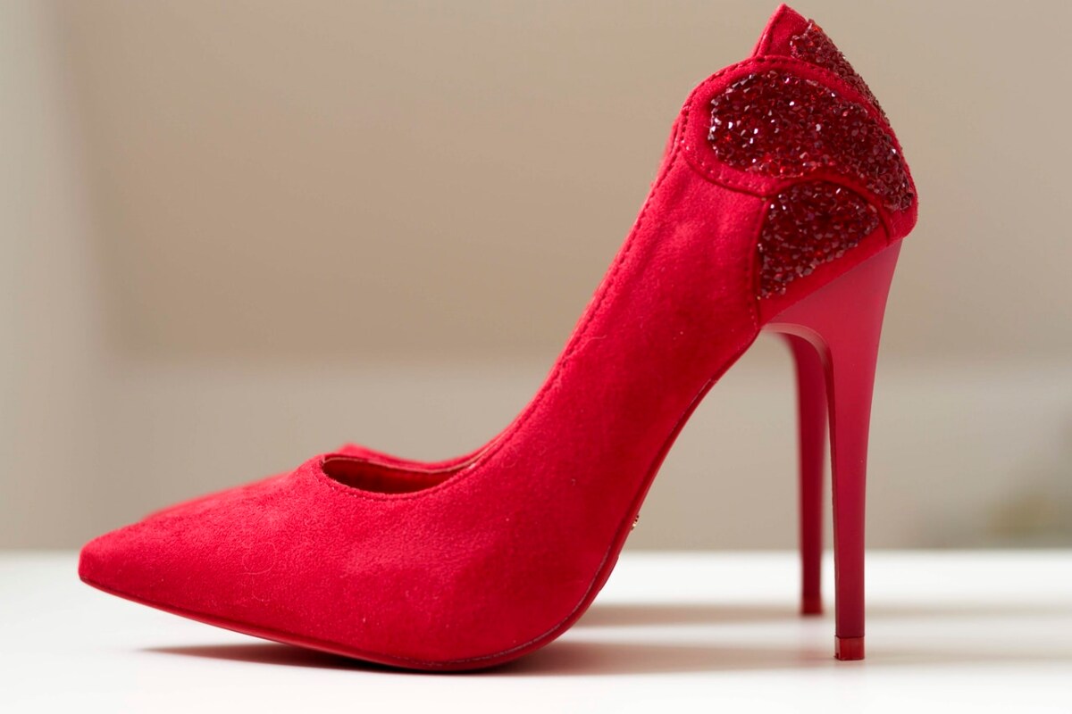 الحذاء الأحمر في المنام