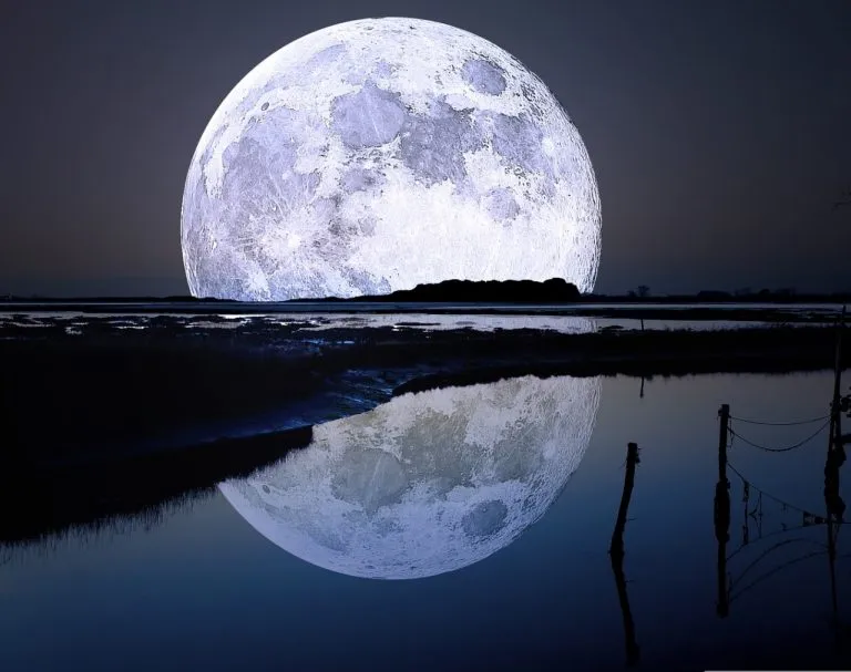 القمر في المنام العصيمي