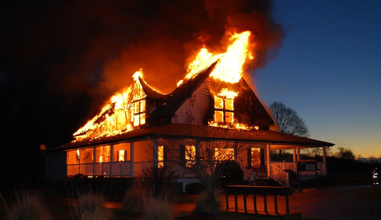 تفسير حلم حريق البيت بدون نار