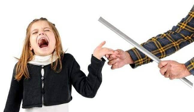 تفسير حلم ضرب الأب لابنته بالعصا