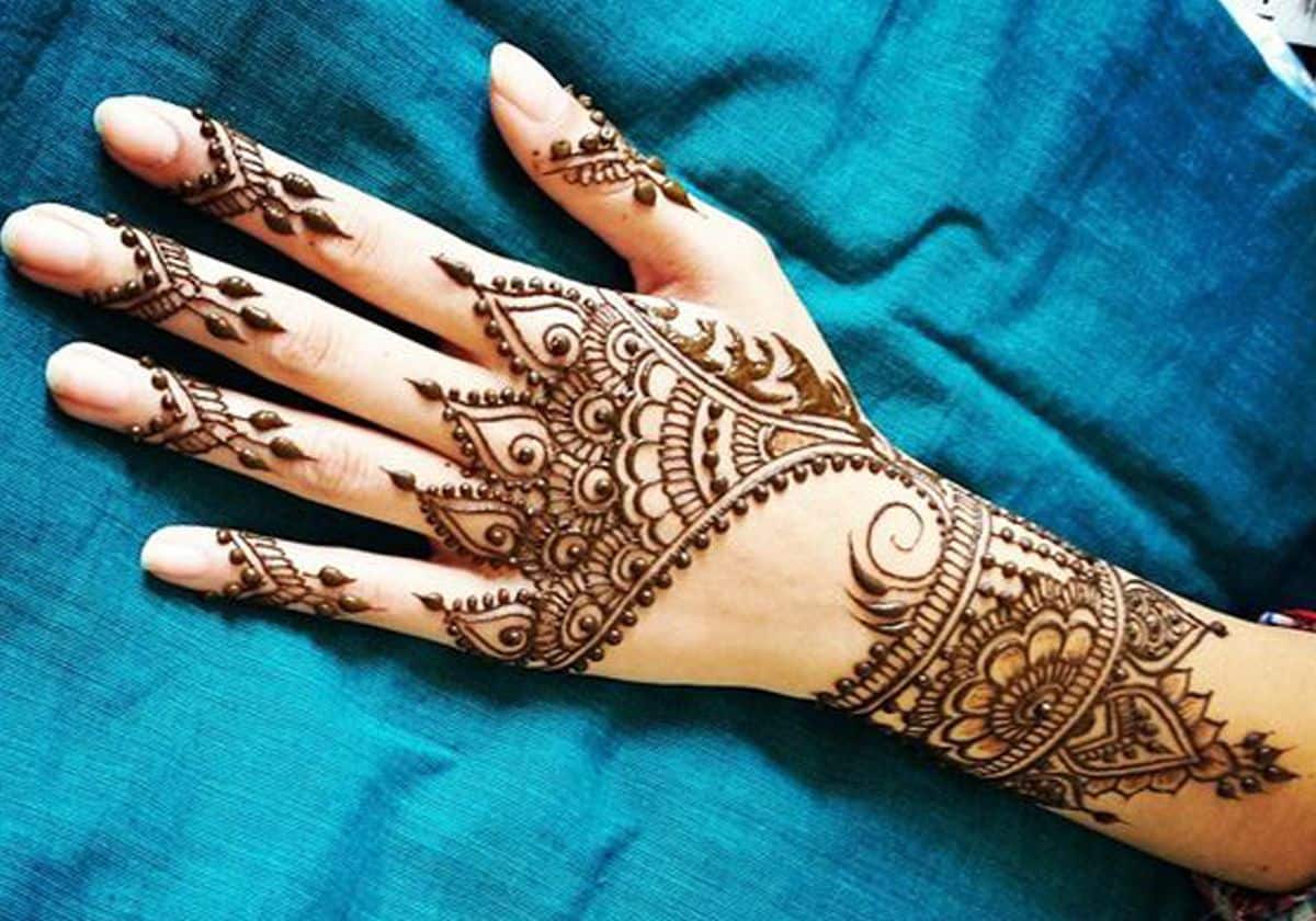 تفسير حلم الحناء في اليدين للمتزوجة