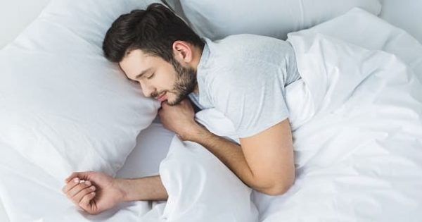 تفسير شخص اعرفه عاري في المنام