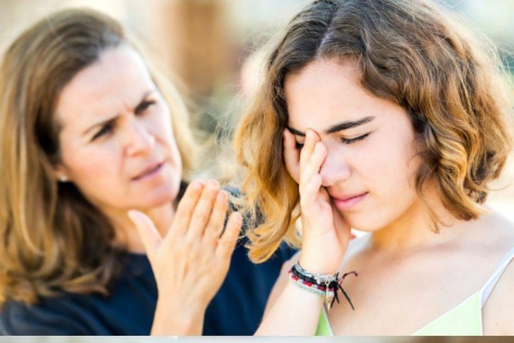 الحلم بضرب الام