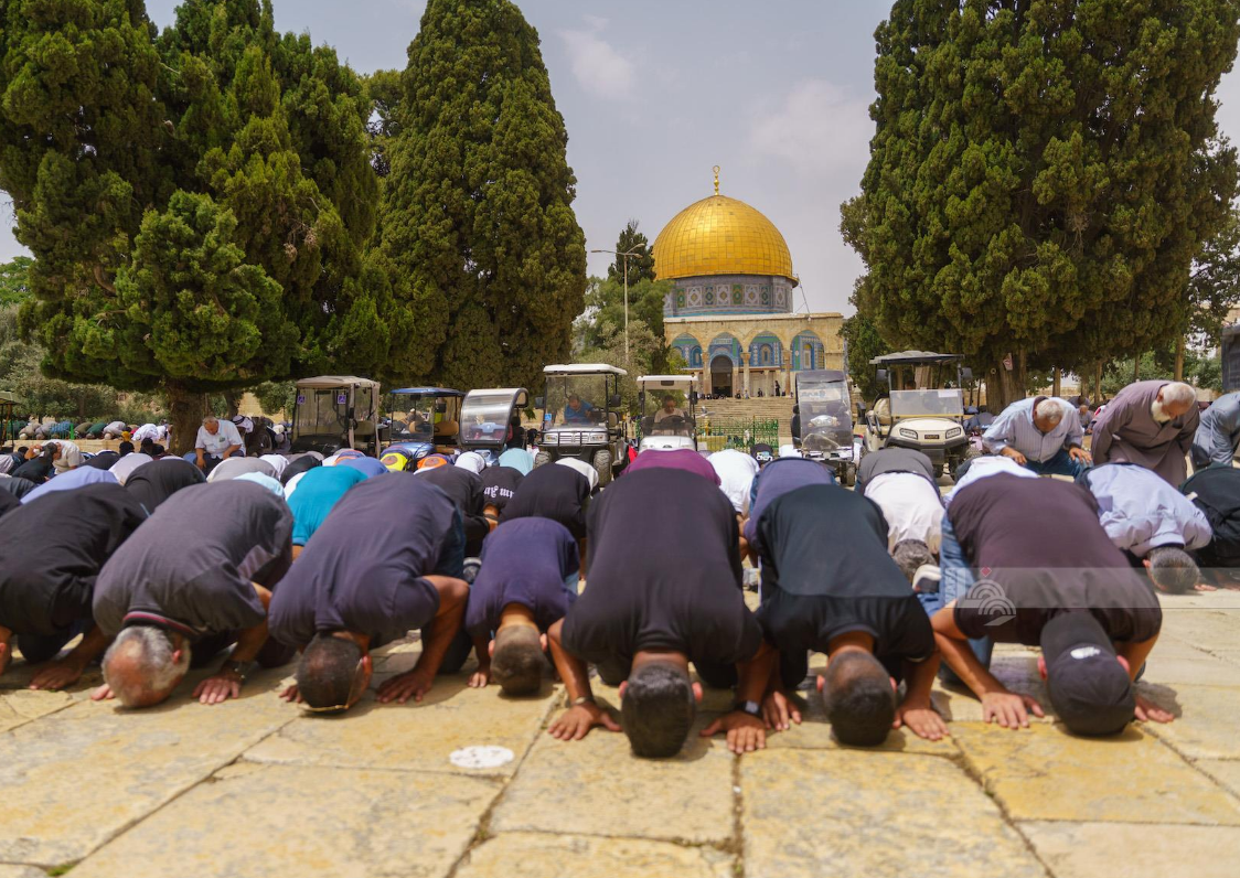 الحلم بصلاة الجمعة