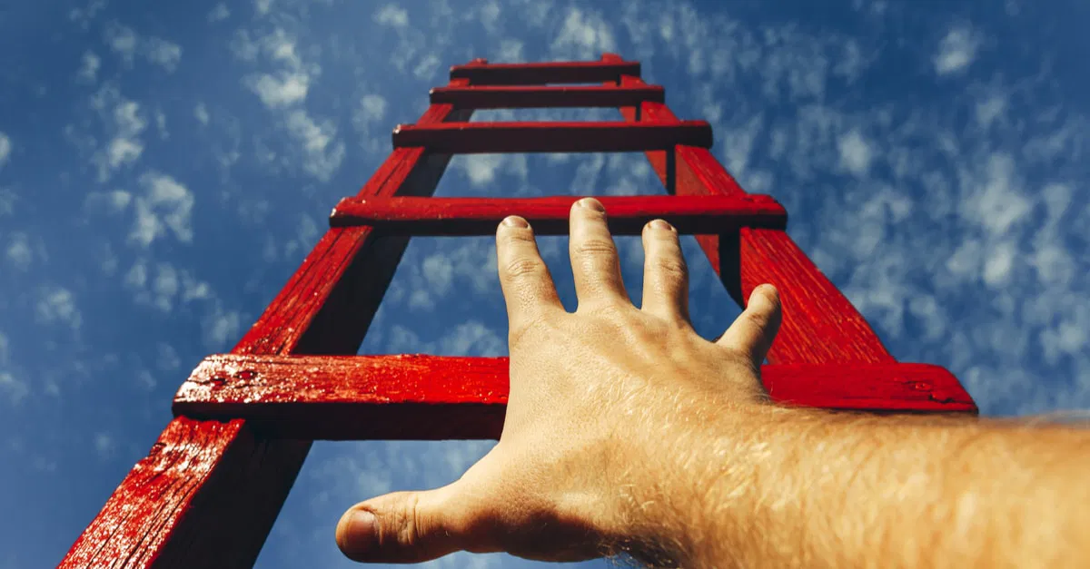 الحلم بطلوع السلم