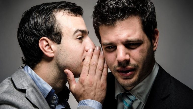 الهمس في المنام